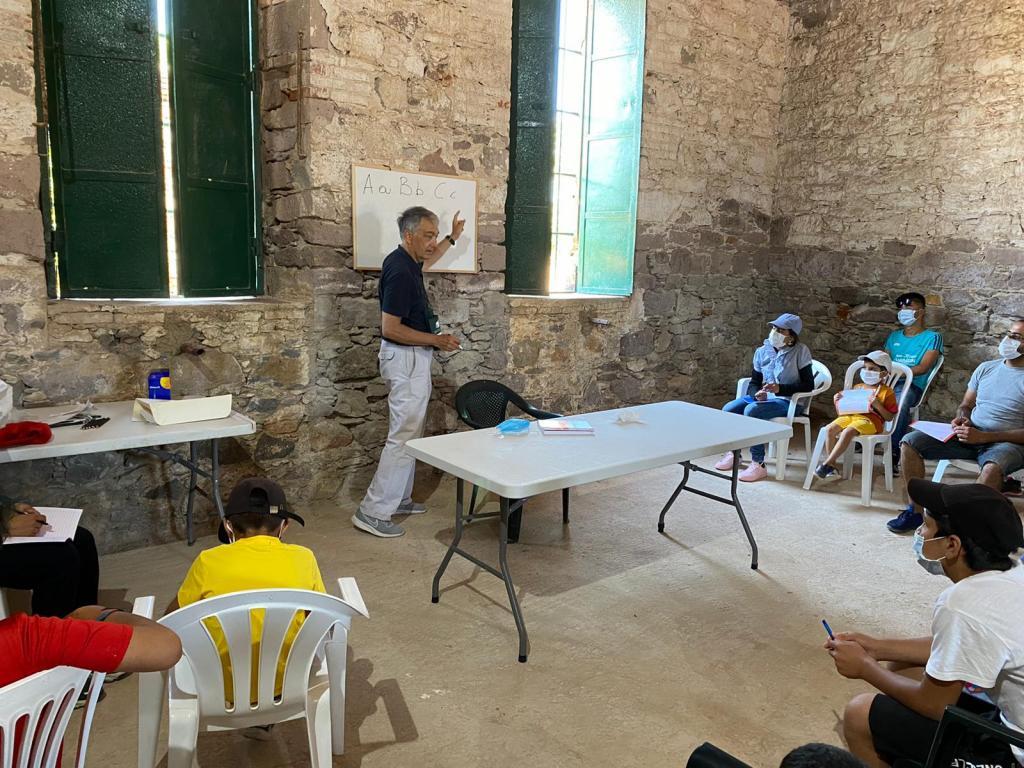 Ganes d’escola al camp de refugiats de Mòria, a Lesbos: i al Molí de la Solidaritat s’obre la English School of Friendship